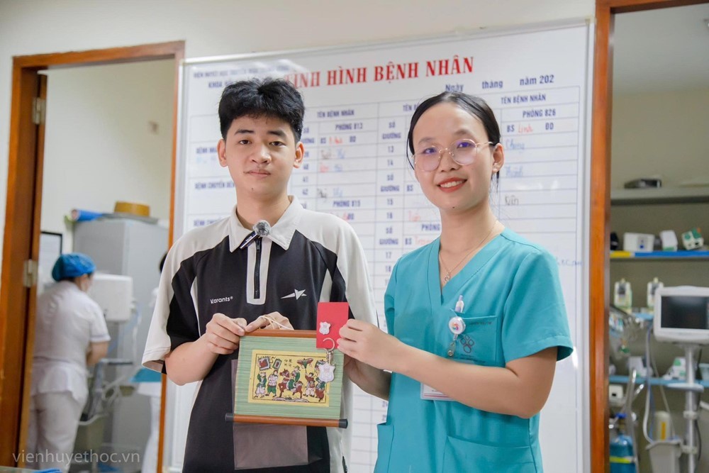 Hành trình kỳ diệu của nam sinh mắc ung thư máu, nghỉ học 1 năm nuôi ước mơ trở thành thầy giáo dạy Toán - ảnh 3