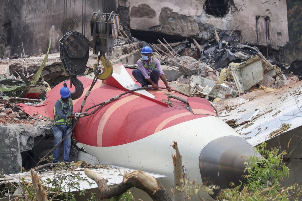 Trao nhầm thi thể vụ rơi máy bay Ấn Độ khiến hơn 260 người thiệt mạng - ảnh 2