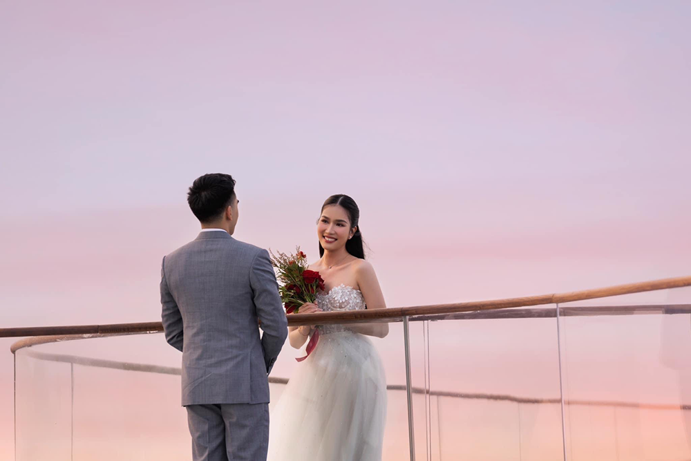 Á hậu Việt sinh năm 1998 là giảng viên trường 'nhà giàu' RMIT, bố chồng là giáo sư nổi tiếng - ảnh 6