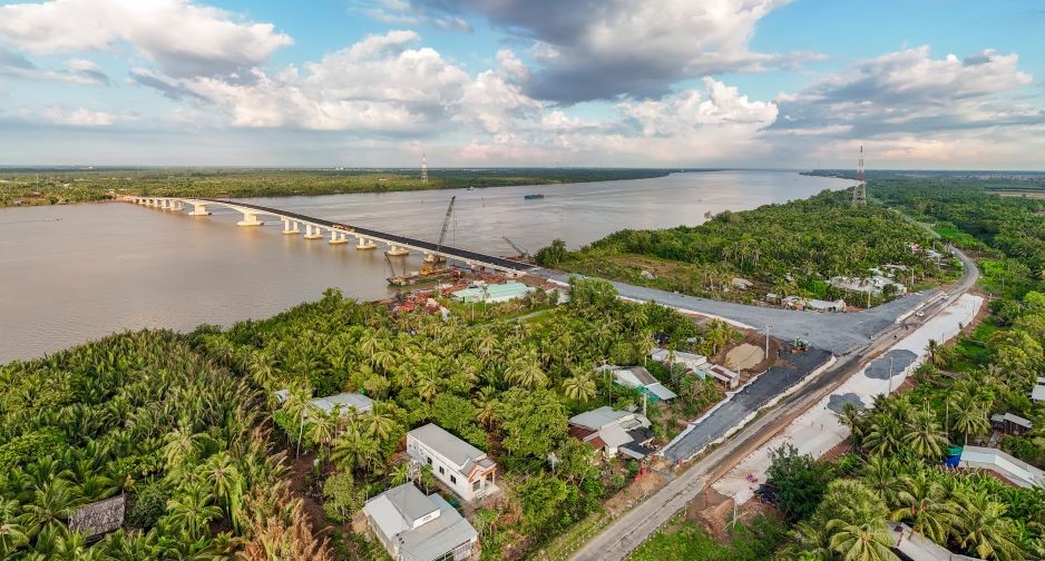 Từ sáng nay, chính thức thông xe tạm cầu dây văng hơn 4.000 tỷ, giúp rút ngắn quãng đường 80km - ảnh 2