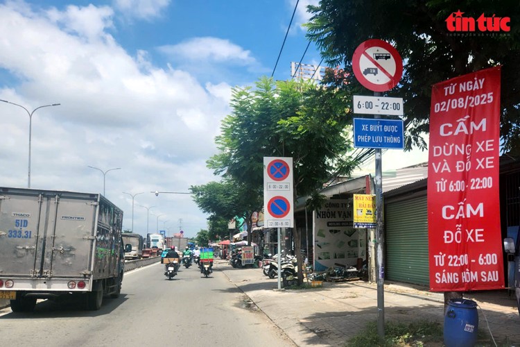 Từ giờ, 2 tuyến đường này chính thức cấm xe tải và xe khách dừng, đỗ - ảnh 2