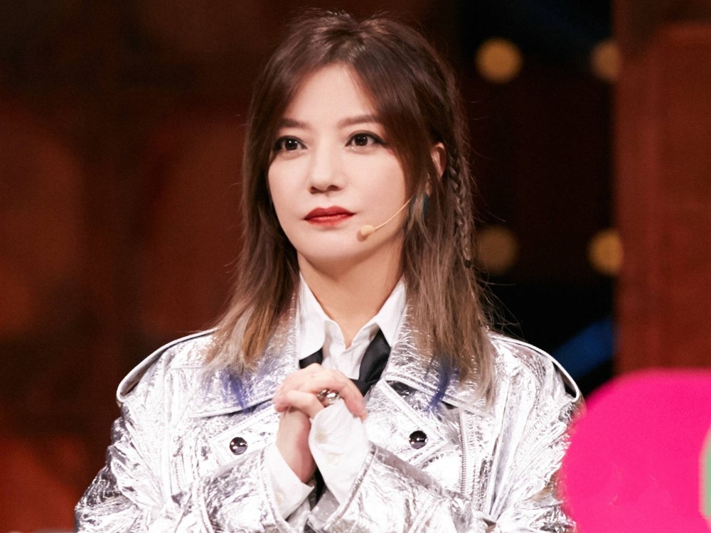 'Đại minh tinh' bị phong tỏa tài sản, cấm giao dịch cổ phiếu - ảnh 1