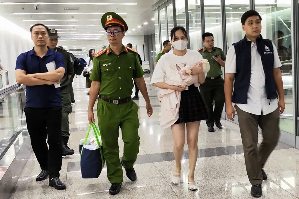 Một đối tượng trong đường dây lừa đảo 5.300 tỷ lớn nhất Việt Nam bị dẫn giải về nước - ảnh 1