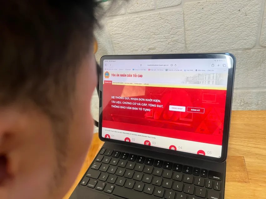 Sắp tới, người dân có thể sẽ được phép khởi kiện online - ảnh 1