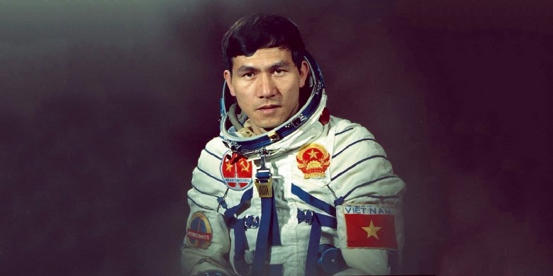 Vị tướng ngồi cạnh Tổng Bí thư Tô Lâm trong Đại lễ 2/9: Người Việt Nam đầu tiên đi vào lịch sử châu Á, 3 lần được phong Anh hùng - ảnh 4