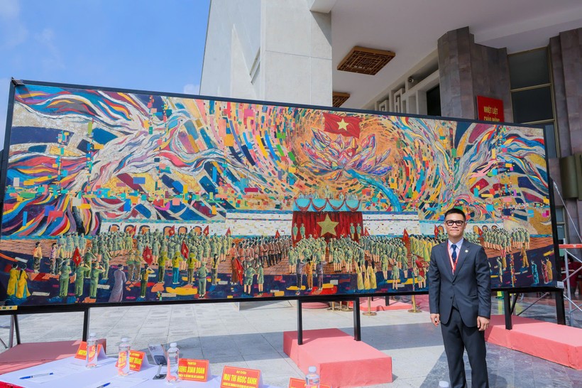 Bức tranh “Bác Hồ đọc Tuyên ngôn Độc lập” của nghệ sĩ Việt xác lập kỷ lục Guinness thế giới - ảnh 3