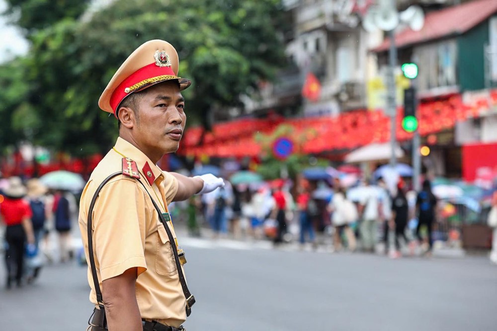 Công an Hà Nội gửi thông báo quan trọng tới người tham gia giao thông - ảnh 1