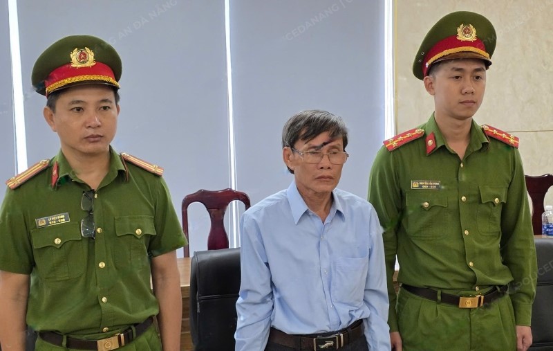 Bắt một cựu cán bộ đất đai - ảnh 1