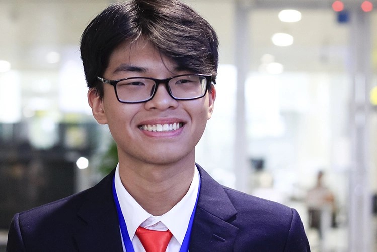 Thành tích khiến nhiều người suýt xoa của nam sinh từ chối chọn chuyên ngành đào tạo bác sĩ nội trú tại Đại học Y Hà Nội, là thủ khoa tại 'lò đào tạo tinh hoa' của tỷ phú Phạm Nhật Vượng - ảnh 1