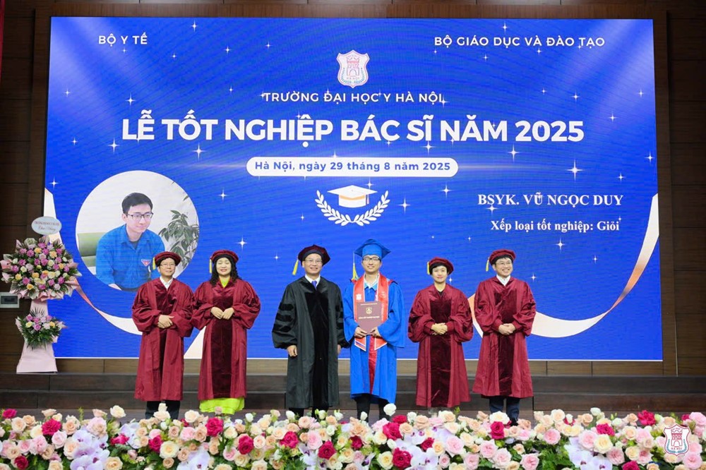 Bác sĩ 10x vừa trở thành thủ khoa trong kỳ thi khắc nghiệt nhất tại Trường ĐH Y Hà Nội, được ví như ‘tinh hoa của các tinh hoa’ - ảnh 2