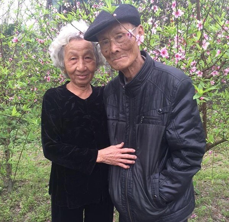 Chuyện về tang lễ chưa từng có: Cặp vợ chồng qua đời cách nhau vài phút, đám tang đôi khiến cả làng nghẹn ngào - ảnh 1