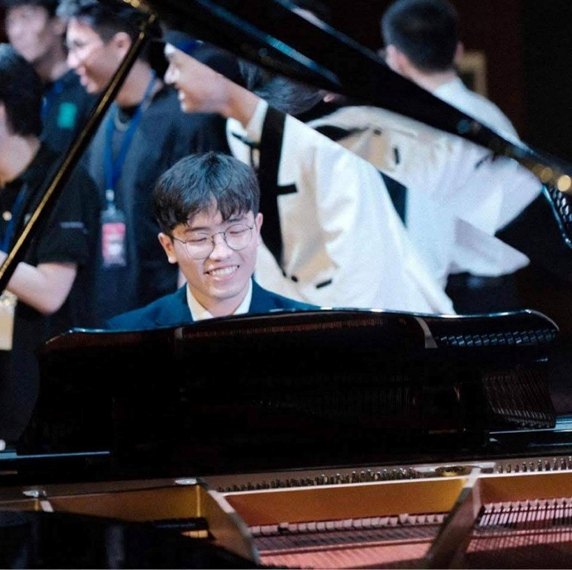 Tân bác sĩ nội trú từng có 6 năm theo học Học viện Âm nhạc Quốc gia: Cựu học sinh chuyên Amsterdam, mẹ là bác sĩ nội trú sản phụ khoa, thạo tiếng Anh và tiếng Pháp - ảnh 3