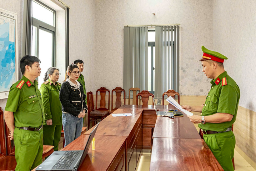 Bắt tạm giam ‘thẩm phán’ Lâm Thị Hương - ảnh 2