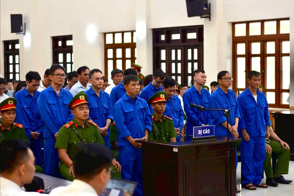 Tuyên án 23 năm tù đối với 3 cựu Giám đốc Công ty Điện lực - ảnh 1