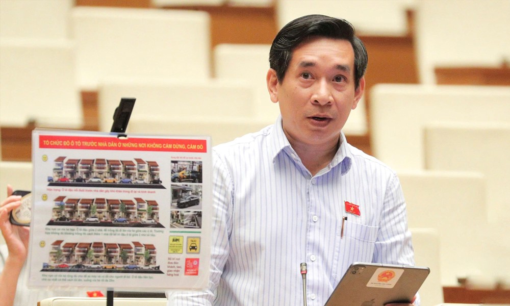 ĐBQH đề xuất cách để tài xế đỗ ô tô trước cửa nhà dân tránh gây mâu thuẫn - ảnh 1