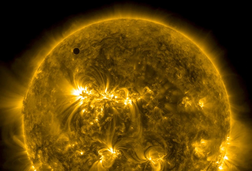 Phát hiện tiểu hành tinh tiềm ẩn nguy cơ va chạm với Trái Đất - ảnh 1