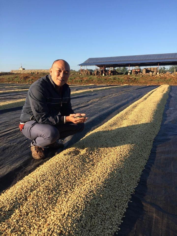 Hé lộ gia tộc kín tiếng nắm giữ ‘đế chế’ đa ngành nghìn tỷ: Thế hệ kế nghiệp học vấn ‘cực khủng’, nhiều người làm Chủ tịch, Giám đốc - ảnh 6