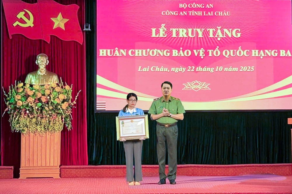 Truy tặng Huân chương Bảo vệ Tổ quốc cho Thiếu tá Hà Văn Minh - ảnh 1