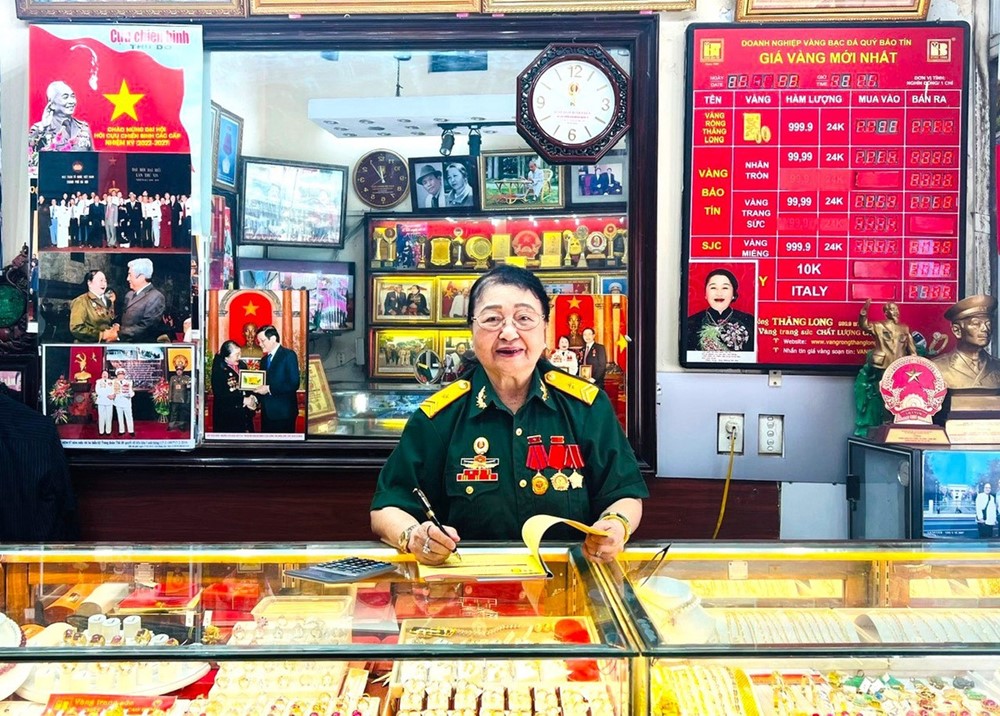 Gia tộc vàng 'khét tiếng' sở hữu loạt thương hiệu lớn, chiếm 'vài chục phần trăm' thị phần ở Hà Nội - ảnh 2