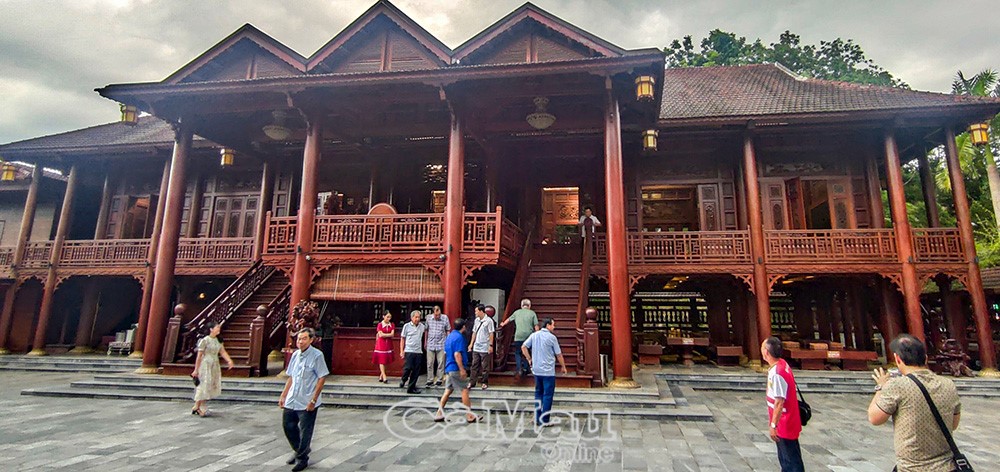 Ngôi nhà gỗ lim lớn nhất Việt Nam, huy động hàng chục nghệ nhân và 10.000 lượt thợ, vốn đầu tư 200 tỷ đồng - ảnh 4