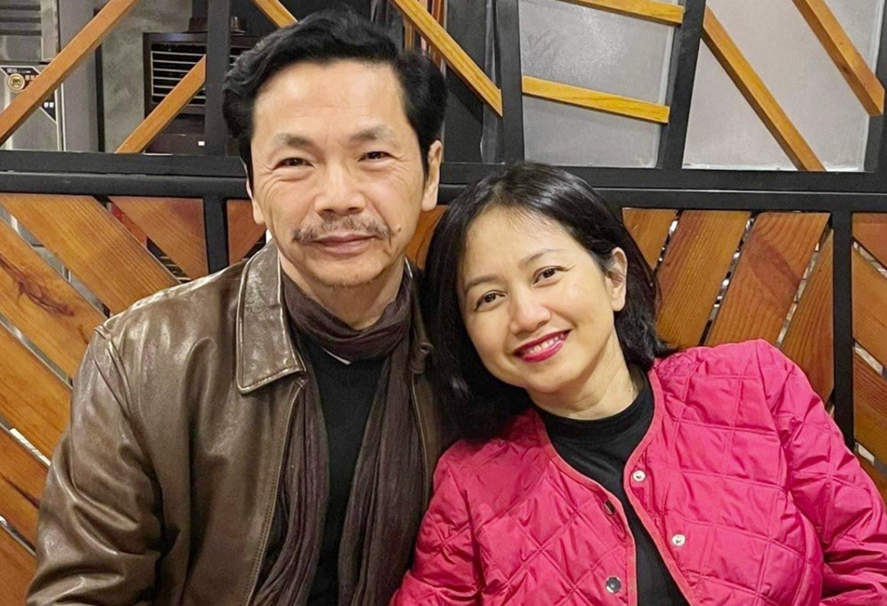 ‘Ông bố quốc dân’ từng mất 3 người thân trong một ngày, đi bộ 400km tìm cha: Cuộc sống U70 viên mãn, hạnh phúc với 'fan hâm mộ' kém 10 tuổi - ảnh 5