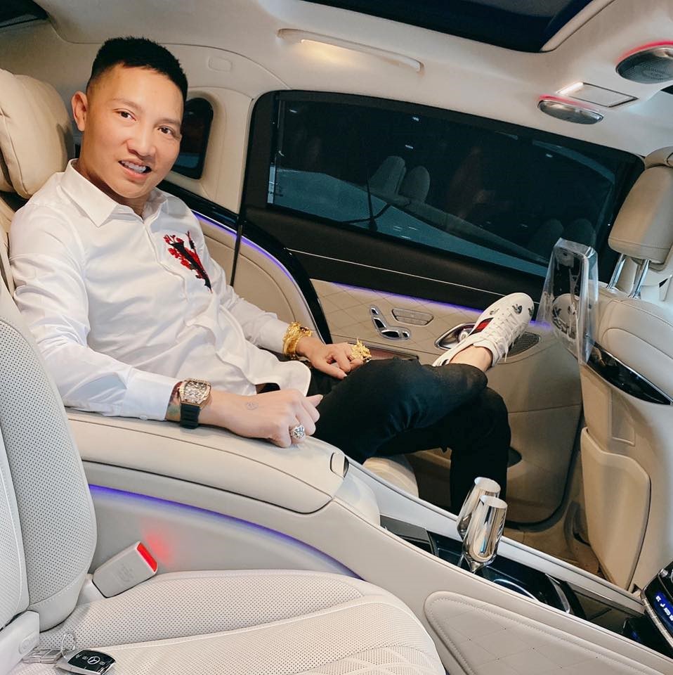 Huấn Hoa Hồng ‘hốt bạc’ từ đâu để tậu dàn siêu xe sang chảnh, thành lập công ty vốn trăm tỷ? - ảnh 5