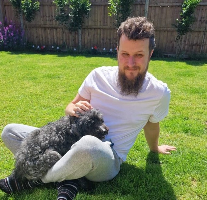 Sự thật về sân vận động nằm trên đỉnh tòa tháp chọc trời 300m, sức chứa 46.000 chỗ phục vụ World Cup đang gây 'bão' mạng - ảnh 1