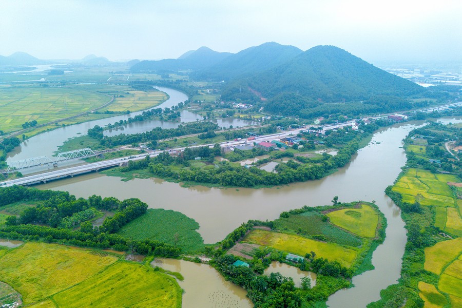 'Siêu' kênh đào dài 500km nối liền 4 tỉnh của Việt Nam, có đoạn mất 800 năm mới thông dòng chảy - ảnh 1