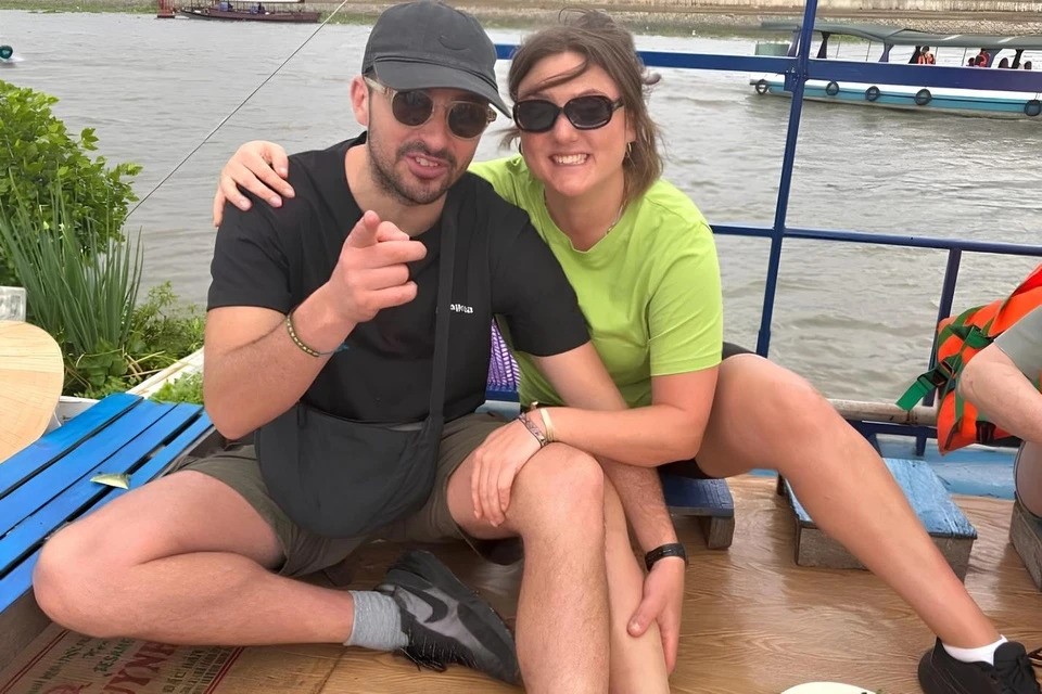 Bán ô tô lấy tiền sang Việt Nam du lịch, nam du khách Anh nhận về trải nghiệm nhớ đời - ảnh 1