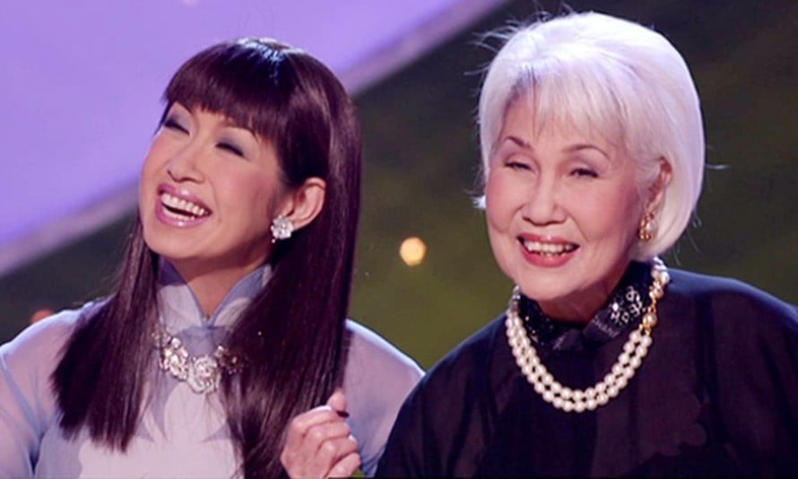 Nữ ca sĩ đông con nhất showbiz Việt: Có 9 con sau 3 cuộc hôn nhân, chồng hiện tại vừa là ‘bạn đời’ vừa là sui gia - ảnh 1