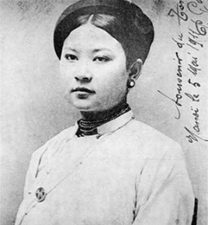 Cuộc sống của 4 đại mỹ nhân nức tiếng Hà Nội xưa: Người trăm bề viên mãn, người bất hạnh hóa điên - ảnh 3