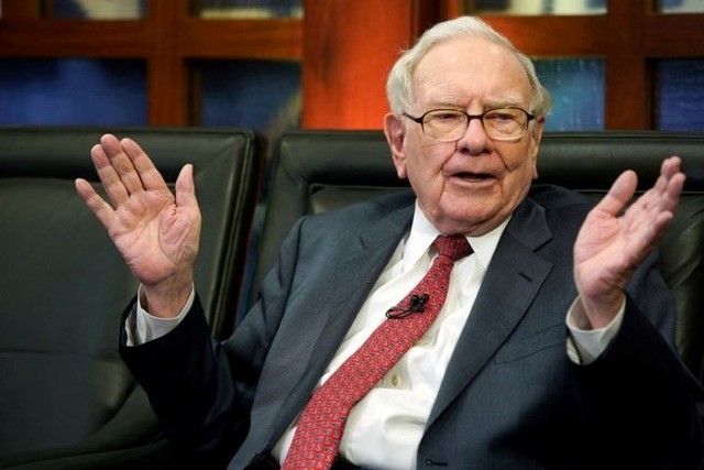 Warren Buffett ở tuổi 95: Không nói về tiền bạc, chỉ dạy cách sống một đời đáng giá - ảnh 1