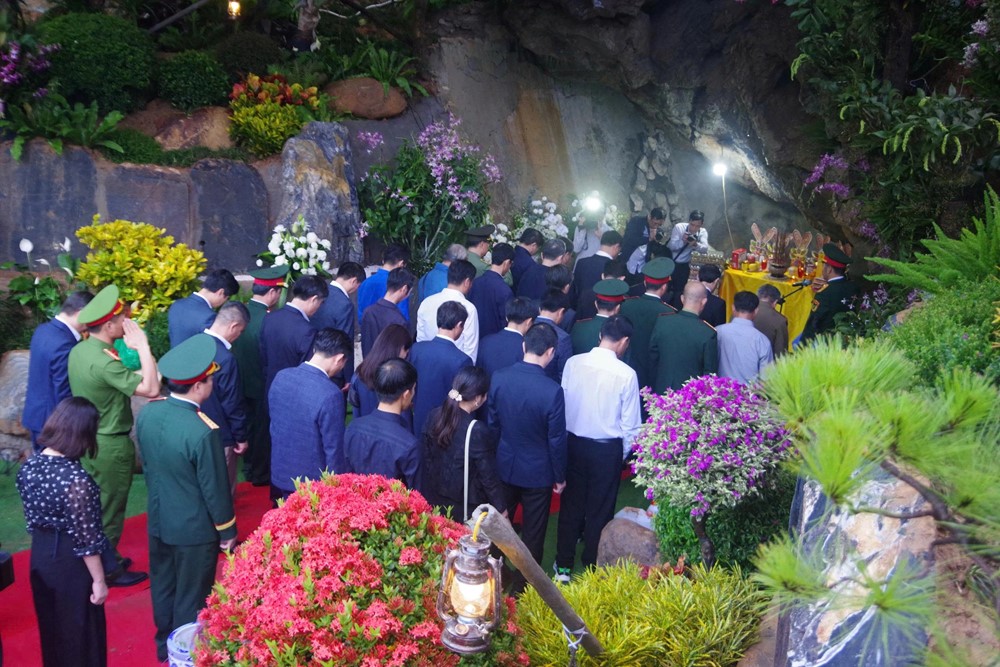 Hang đá vừa được tôn tạo là Di tích Quốc gia đặc biệt: 'Địa chỉ đỏ' của cách mạng Việt Nam, nơi 8 thanh niên xung phong cùng hy sinh  - ảnh 3