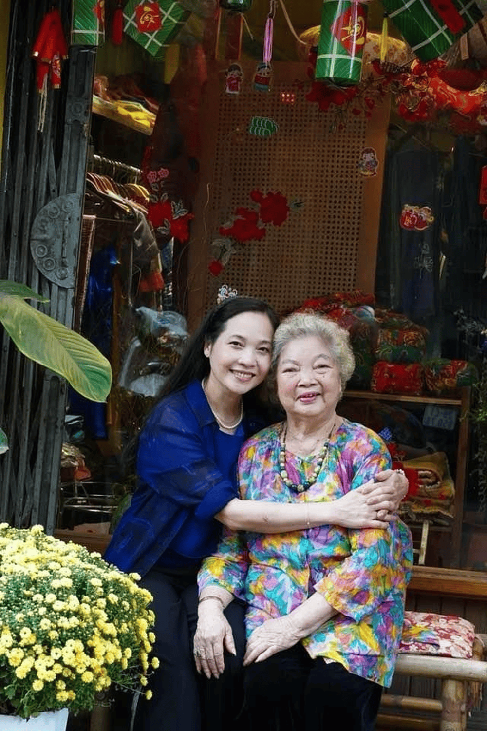 NSƯT xuất thân trong gia đình hiếm có, là mẹ của 3 'đại mỹ nhân' màn ảnh Việt, nay không còn nhận ra con gái út - ảnh 6