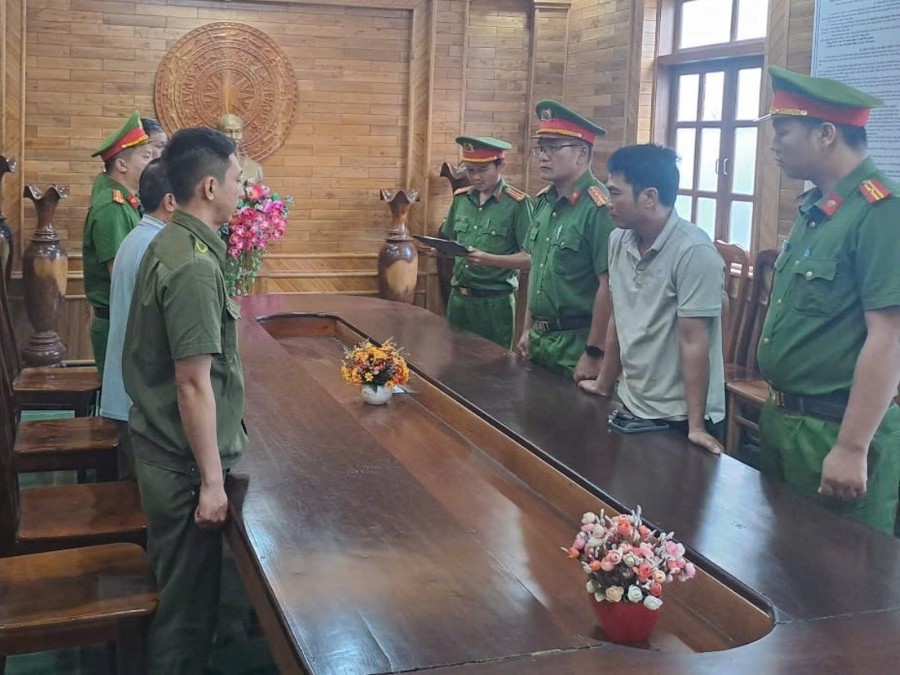 Bắt người đàn ông băm phá 2.400m² khoai lang trên đất của chính mình - ảnh 1