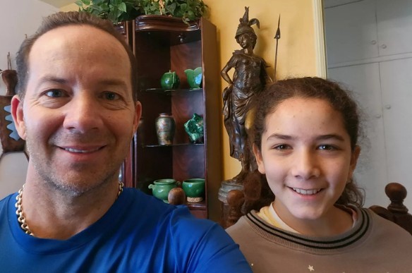 Cuộc sống của 'thần đồng' 8 tuổi tốt nghiệp phổ thông, 11 tuổi nhận hai bằng cao đẳng - ảnh 2