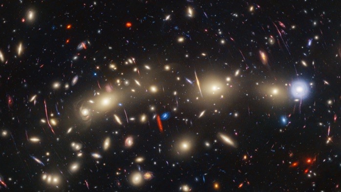 Phát hiện tín hiệu chưa từng thấy liên quan đến một thiên hà cổ - ảnh 1