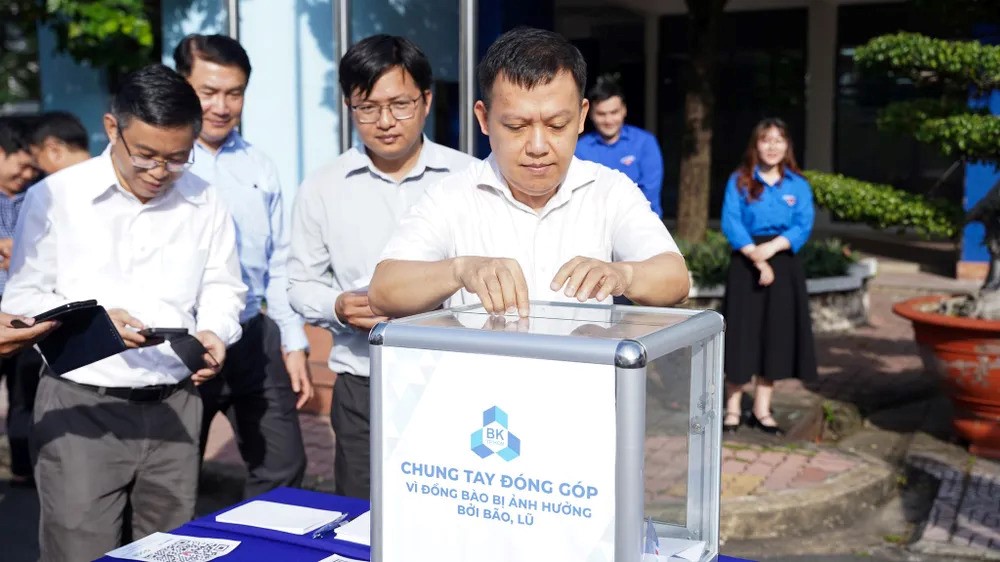 Nhiều trường đại học, cao đẳng miễn, giảm học phí cho sinh viên vũng lũ  - ảnh 1