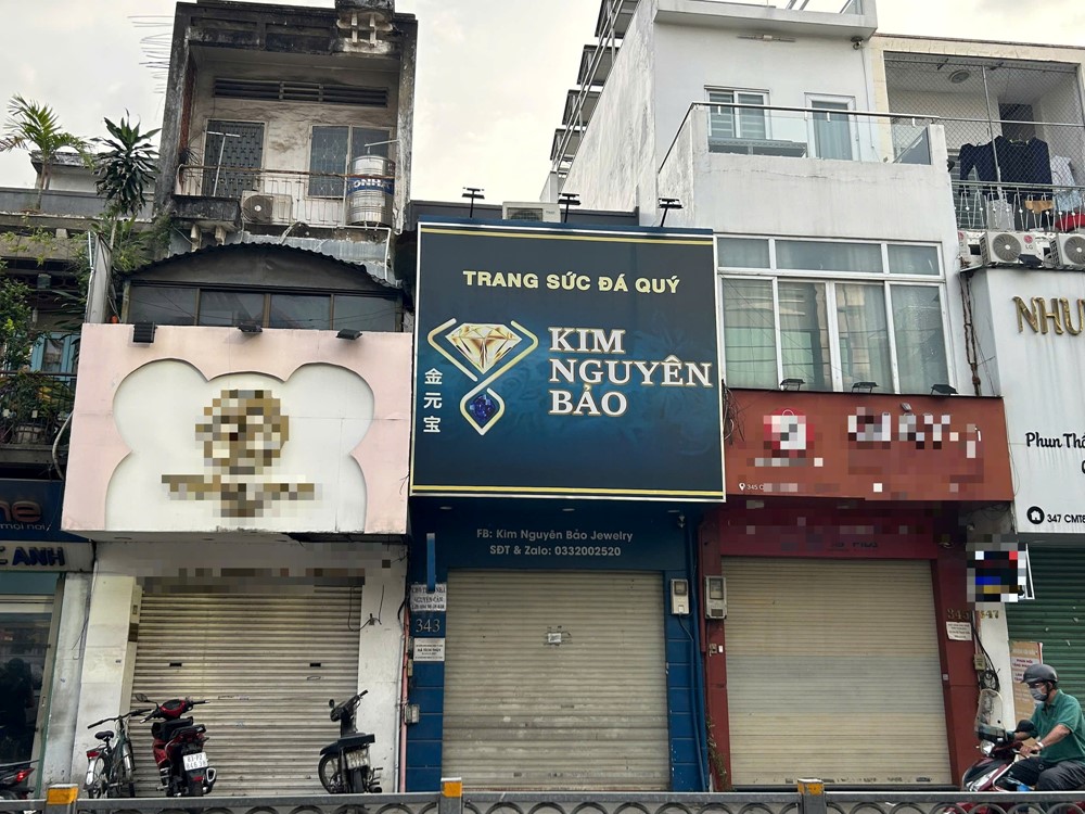 Chủ tiệm vàng Kim Nguyên Bảo bị tố chiếm đoạt tiền đặt cọc, công an vào cuộc - ảnh 1