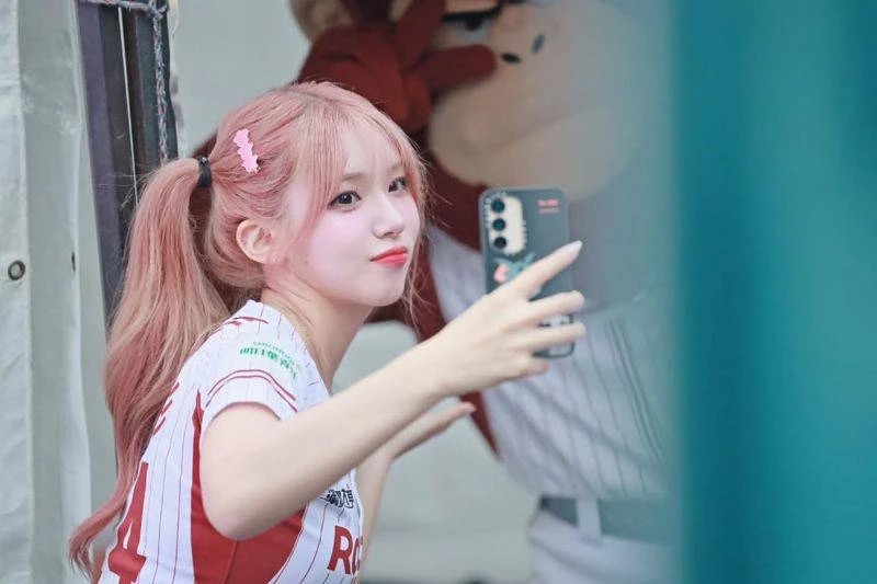 Nữ nghệ sĩ SN 2002 phải đi khám tâm thần vì bị quản lý quấy rối  - ảnh 1