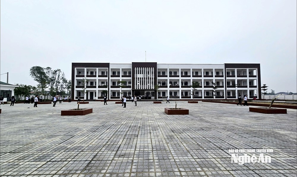 Ngôi trường gần 25 tỷ, từng bị bỏ hoang chính thức đi vào hoạt động - ảnh 1