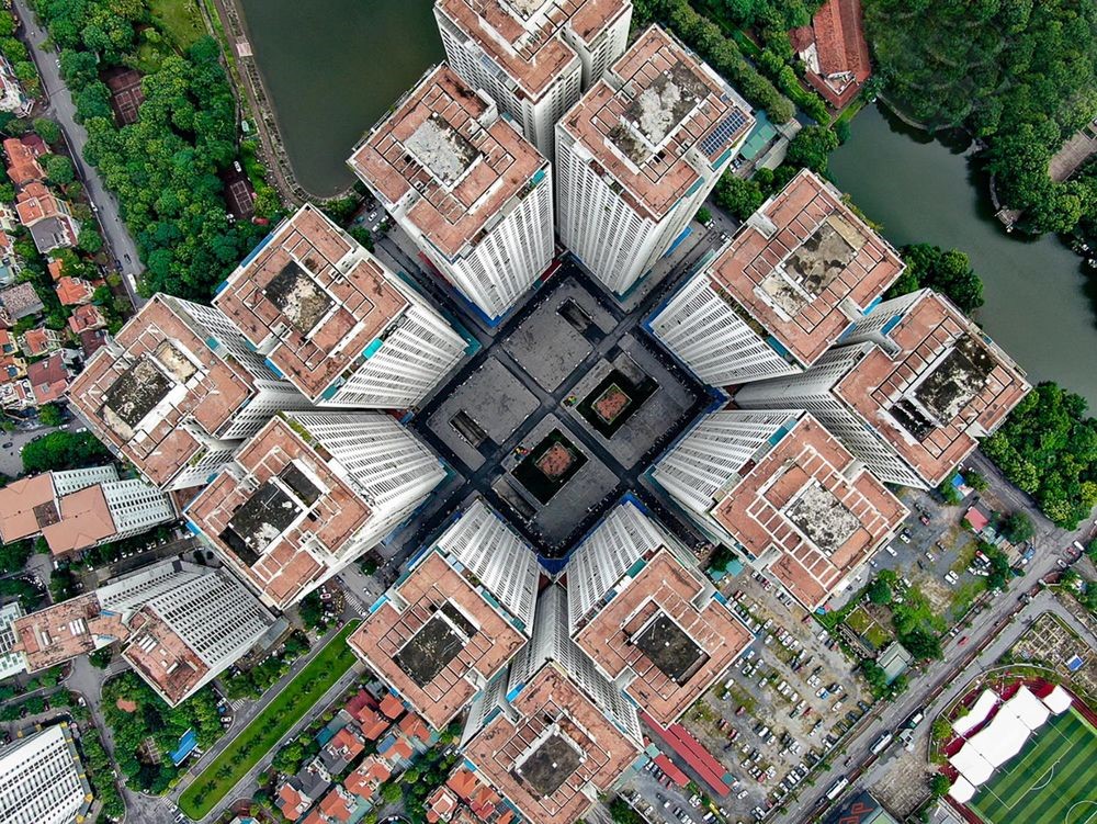 Chung cư đông dân nhất Hà Nội cấm gửi xe điện - ảnh 1