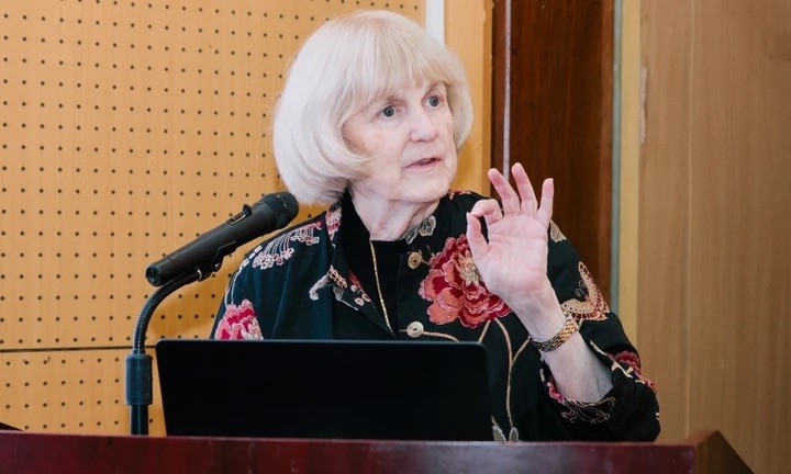 Nữ GS vừa nhận giải thưởng Đặc biệt của tỷ phú Phạm Nhật Vượng: Có nghiên cứu lịch sử về ung thư vú, ngưỡng mộ sự kiên cường của Việt Nam - ảnh 3