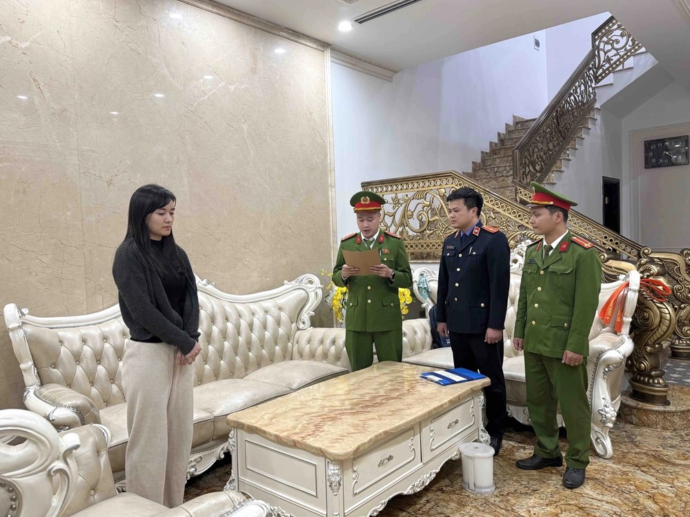 Khám xét nơi ở, bắt tạm giam vợ chồng chủ tiệm vàng có doanh thu 5.000 tỷ đồng - ảnh 3