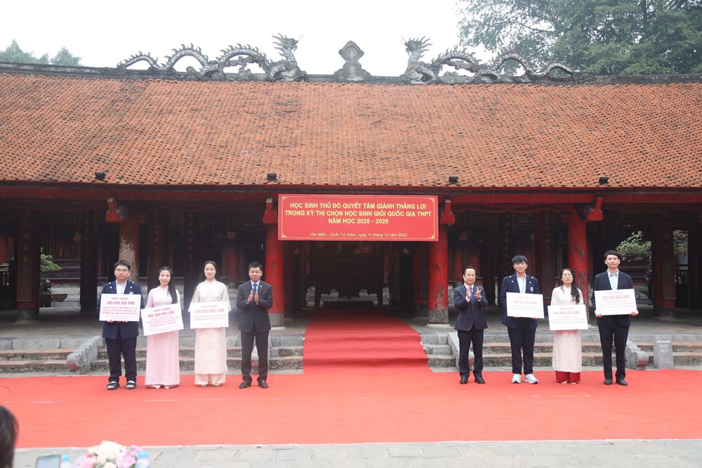 Hai học sinh Hà Nội được thưởng hơn 600 triệu đồng - ảnh 3