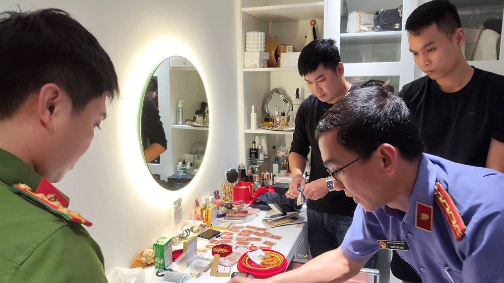 Bắt Huỳnh Đức Vân cầm đầu đường dây tiền ảo 2.000 tỷ, phong tỏa nhiều tài khoản ngân hàng, bất động sản trị giá 600 tỷ - ảnh 2