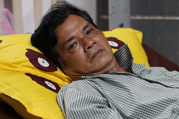 Nam nghệ sĩ nổi tiếng từng là 'bảo chứng phòng vé', nay từ bỏ sự nghiệp, làm shipper, sống cầm chừng qua ngày - ảnh 1