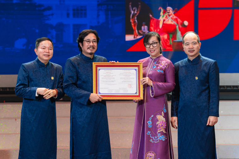 Đạo diễn Táo quân đón tin vui  - ảnh 2