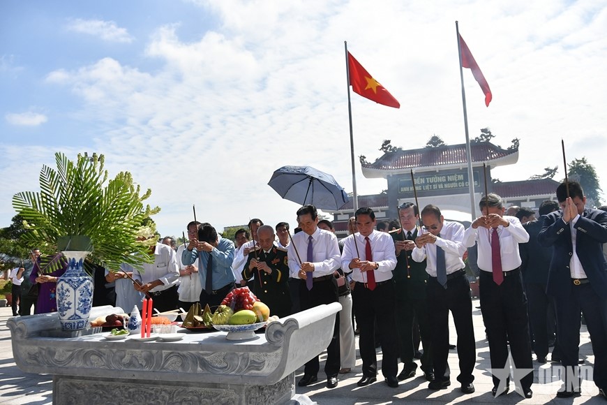 Truy tặng danh hiệu Anh hùng LLVTND cho liệt sĩ Trần Văn Tủy - ảnh 2