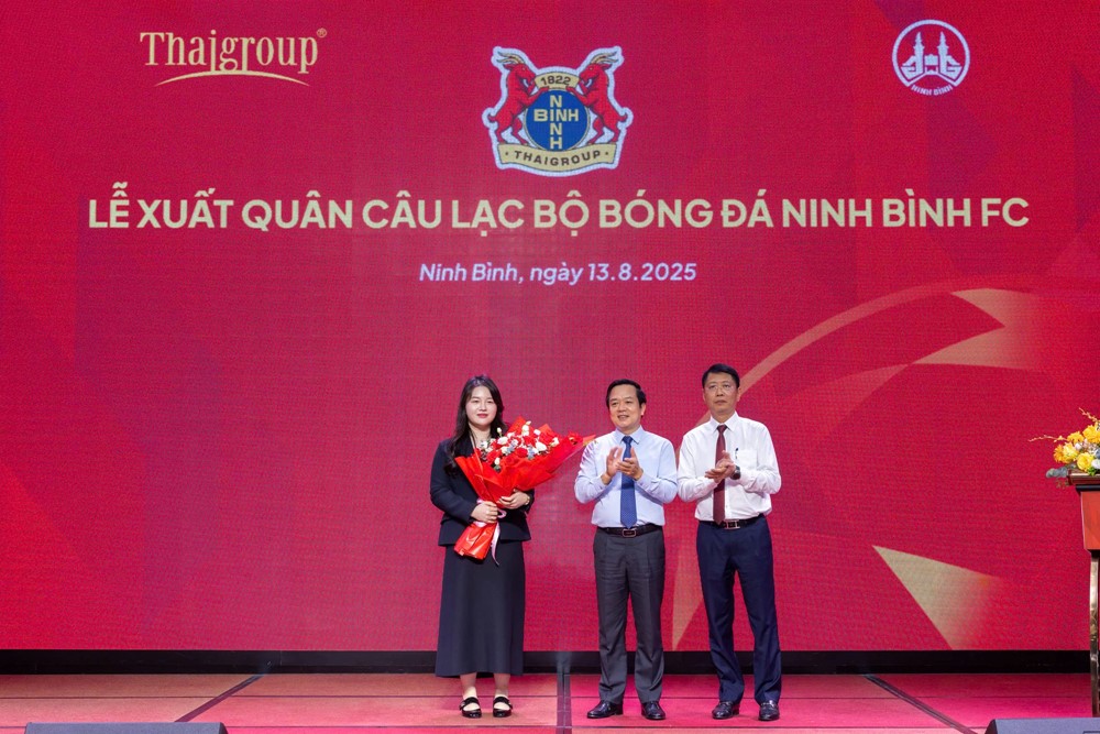 Ái nữ SN 2001 nhà bầu Thụy: Từng được Tổng thống Mỹ trao bằng khen, làm Tổng Giám đốc công ty vũ trụ, Chủ tịch CLB trẻ nhất tại V-League - ảnh 3